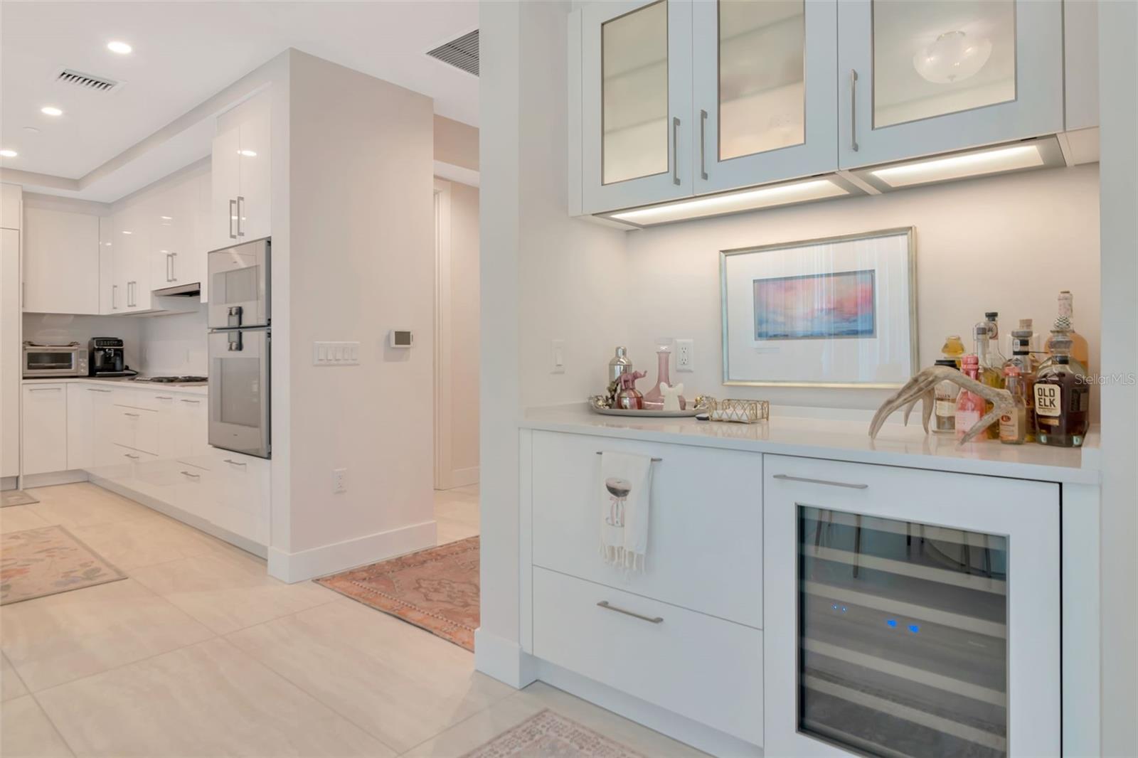HYDE PARK HOUSE CONDO - Residential