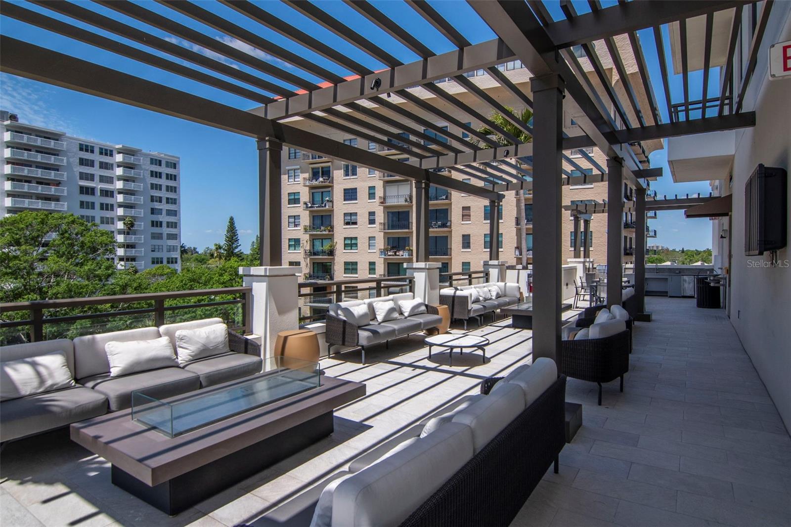 HYDE PARK HOUSE CONDO - Residential
