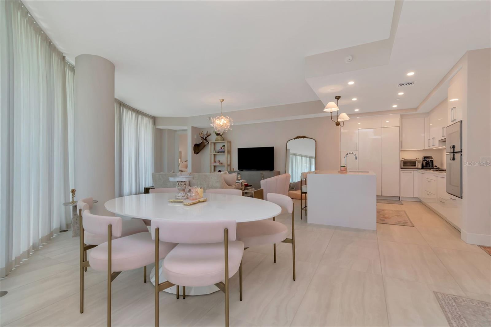 HYDE PARK HOUSE CONDO - Residential