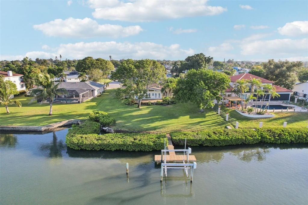 Photo of 2816 Bay Drive, Bradenton, FL 34207 (MLS # A4669781)
