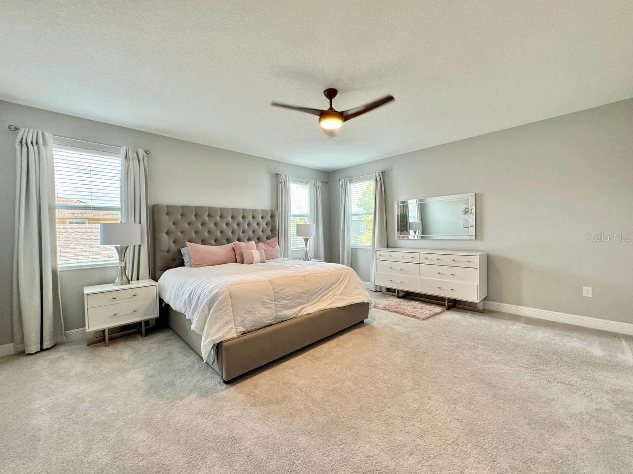 SUBURB ROYAL - Residential Lease