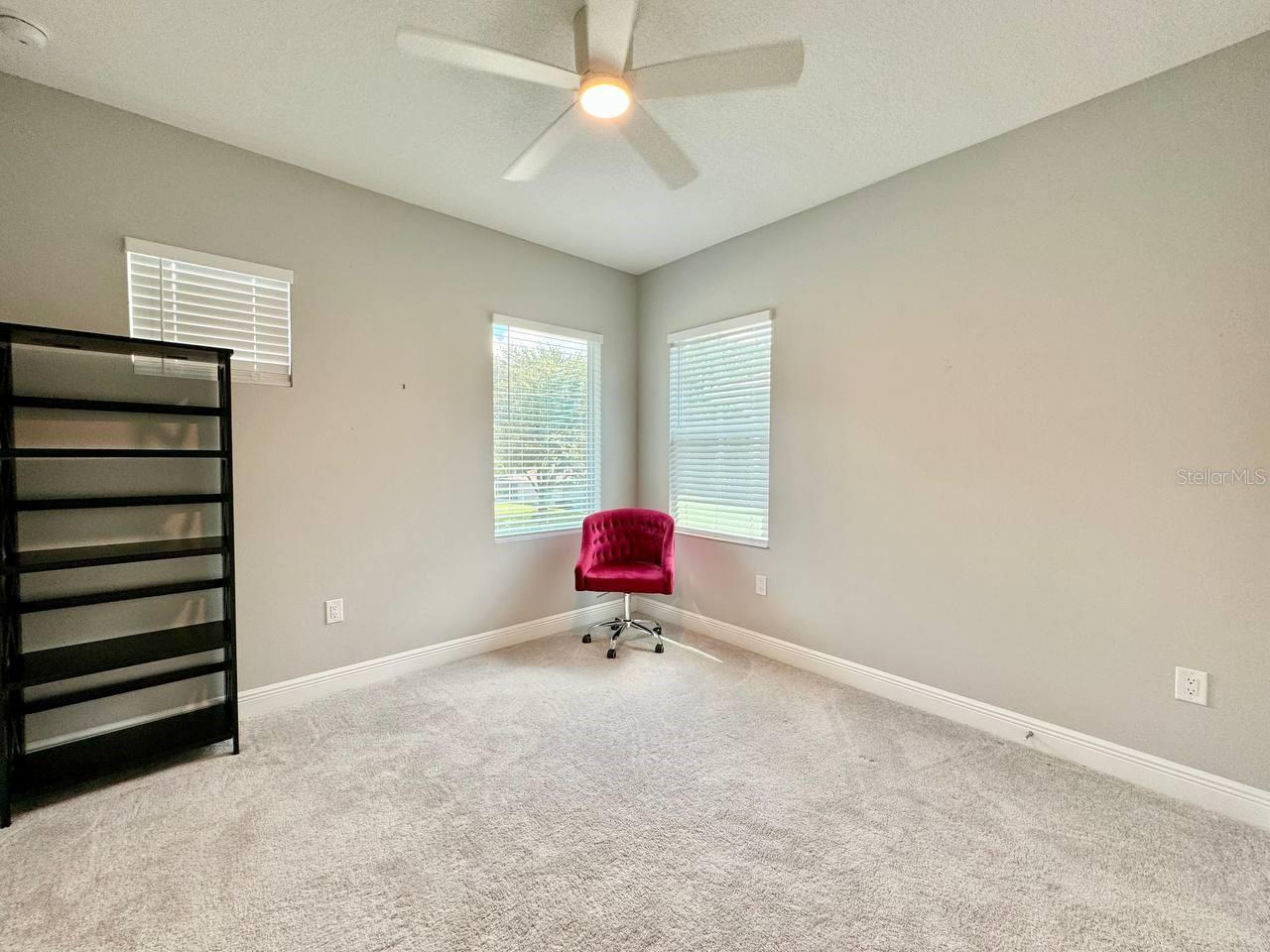 SUBURB ROYAL - Residential Lease