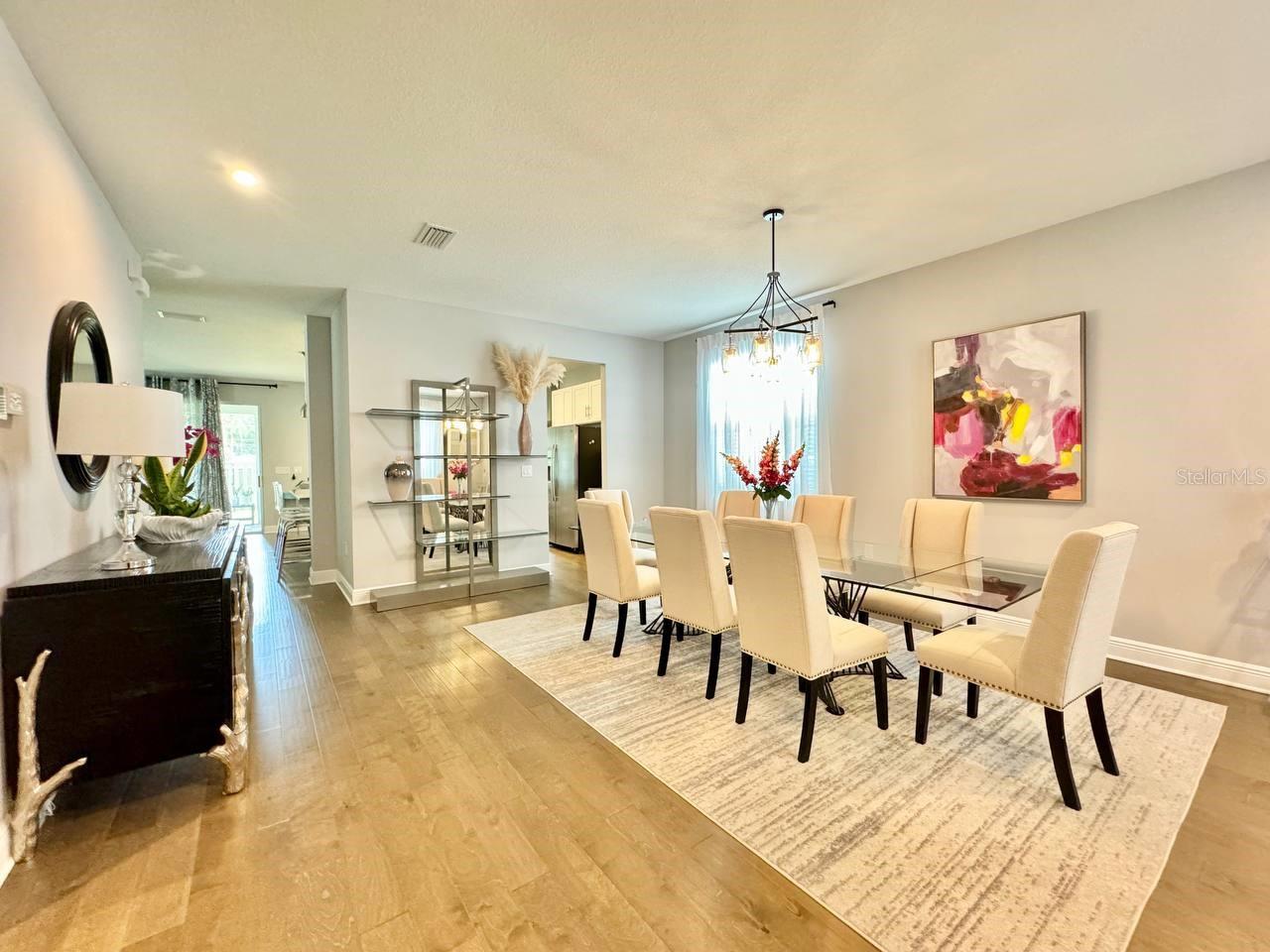 SUBURB ROYAL - Residential Lease