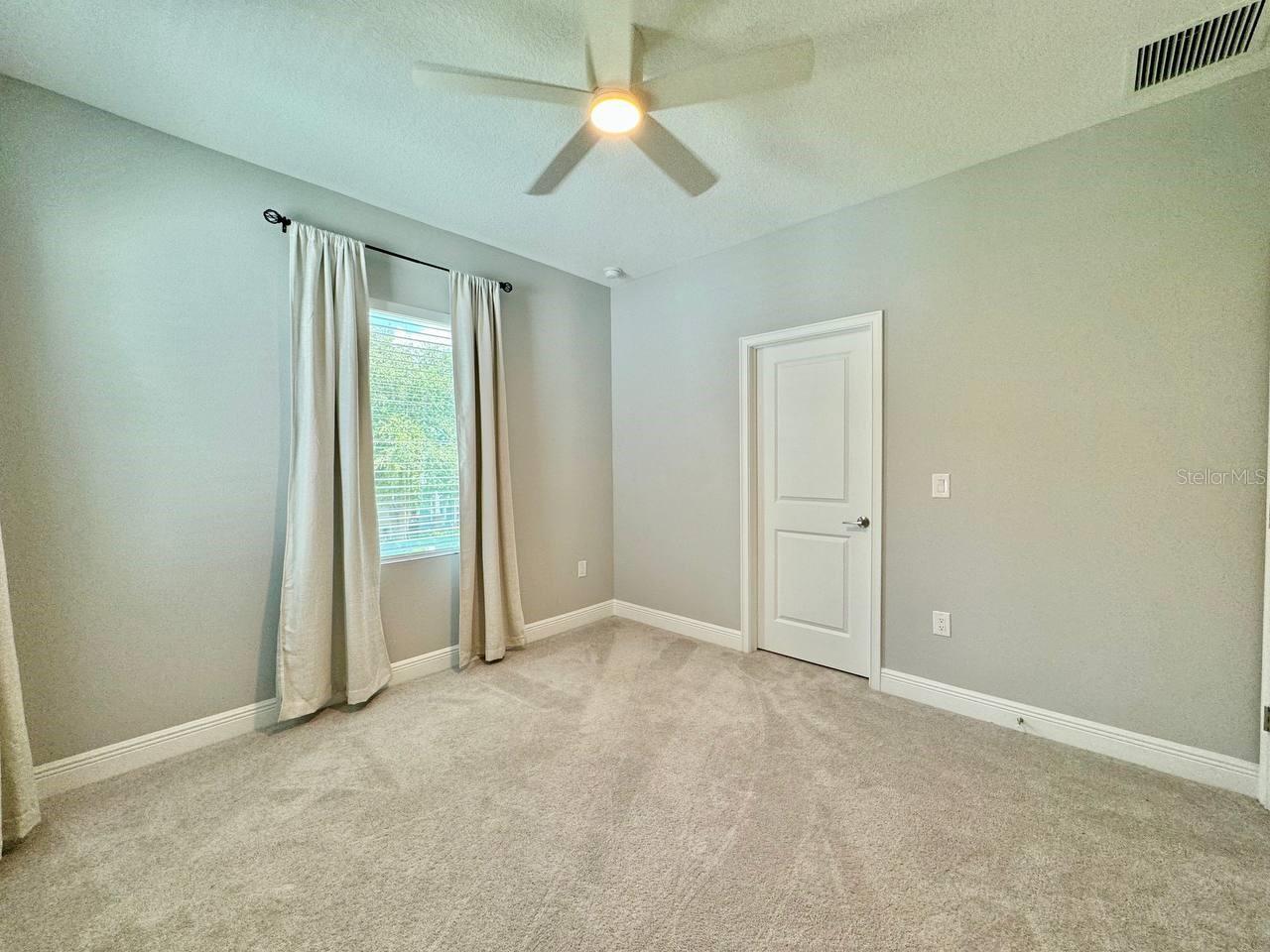 SUBURB ROYAL - Residential Lease