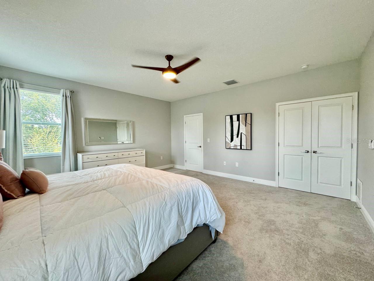 SUBURB ROYAL - Residential Lease