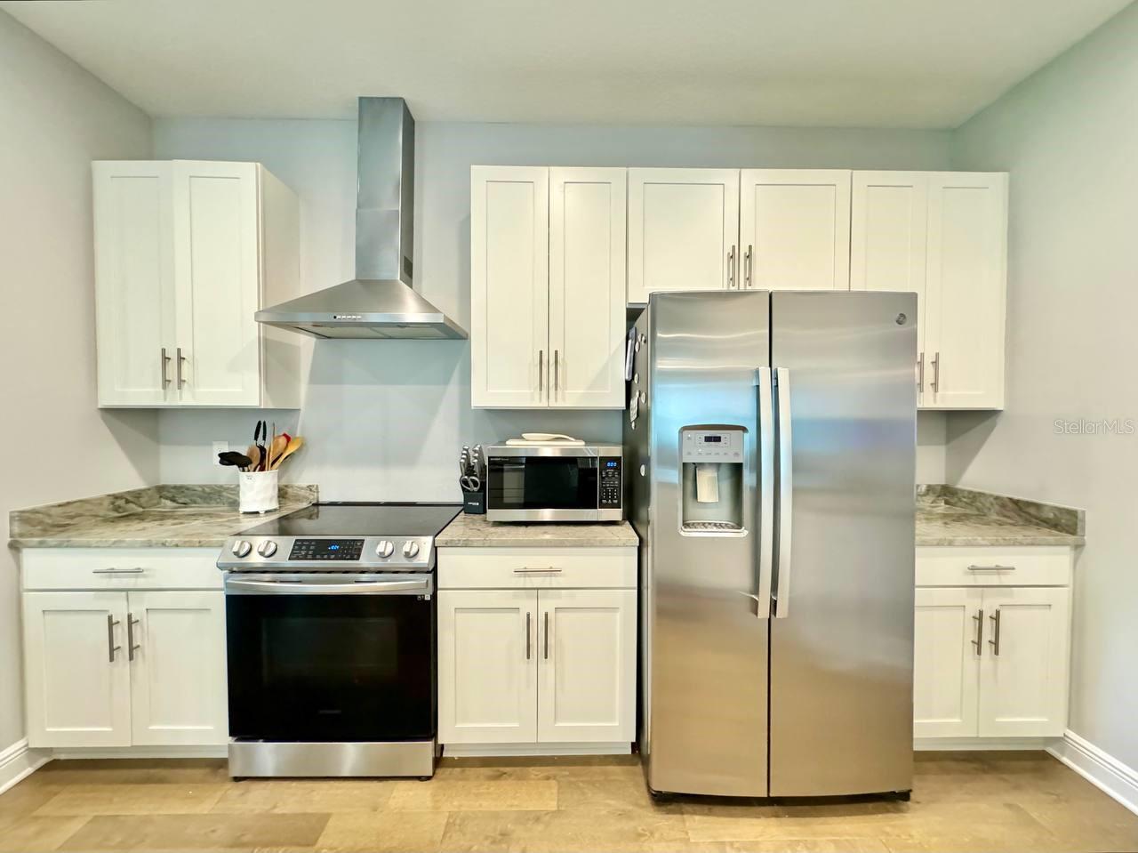 SUBURB ROYAL - Residential Lease