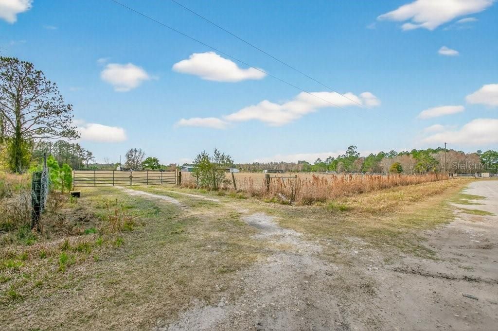 Photo of 16815 NE 95th Avenue, Waldo, FL 32694 (MLS # FC315365)
