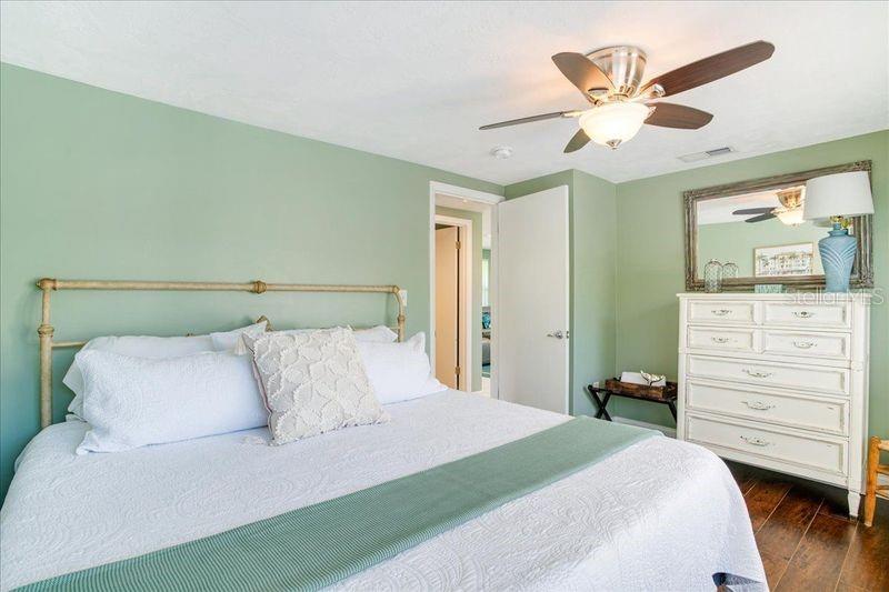 PARADISE ISLAND - Residential Lease