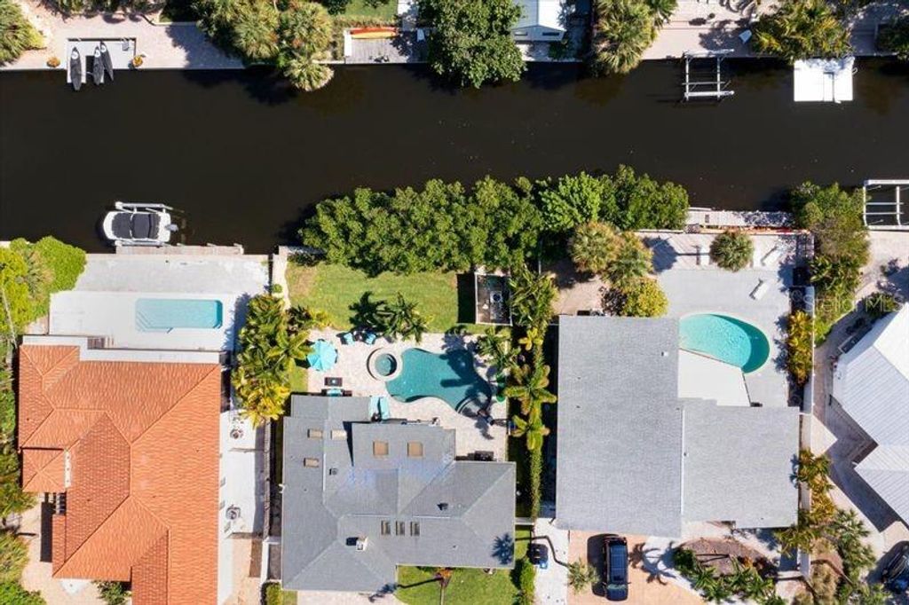 Photo of 339 Avenida De Paradisio, Sarasota, FL 34242 (MLS # A4621425)