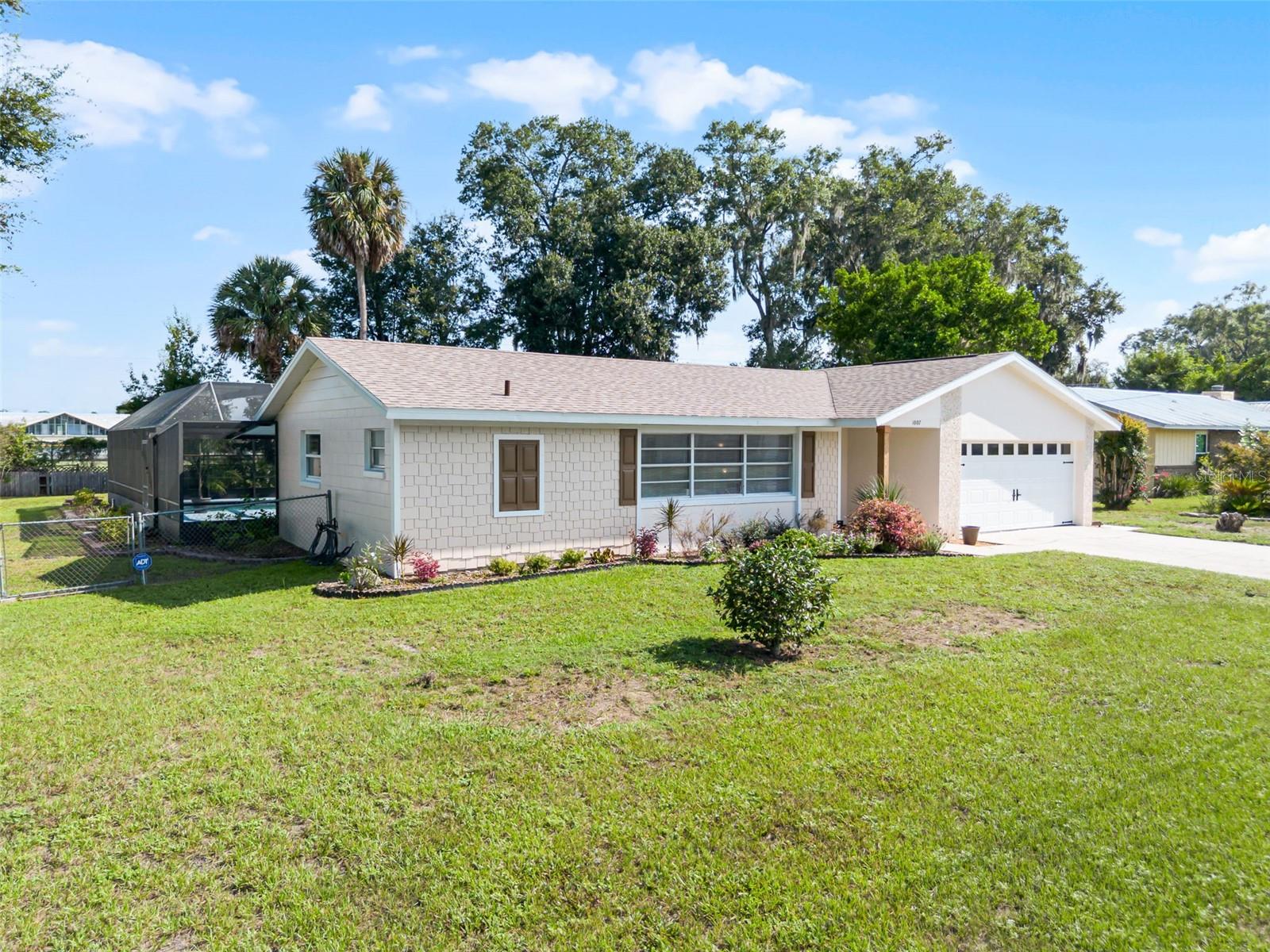 1007 CRESCENT PARKWAY