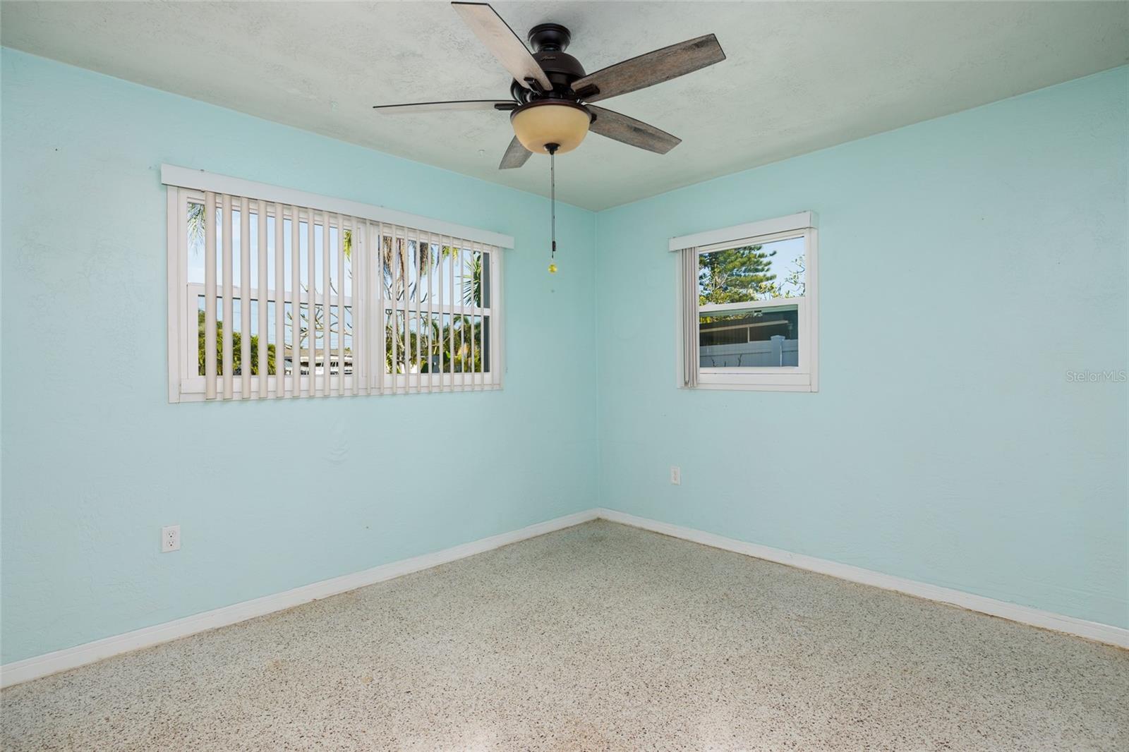 SUN PLAZA ISLES - Residential