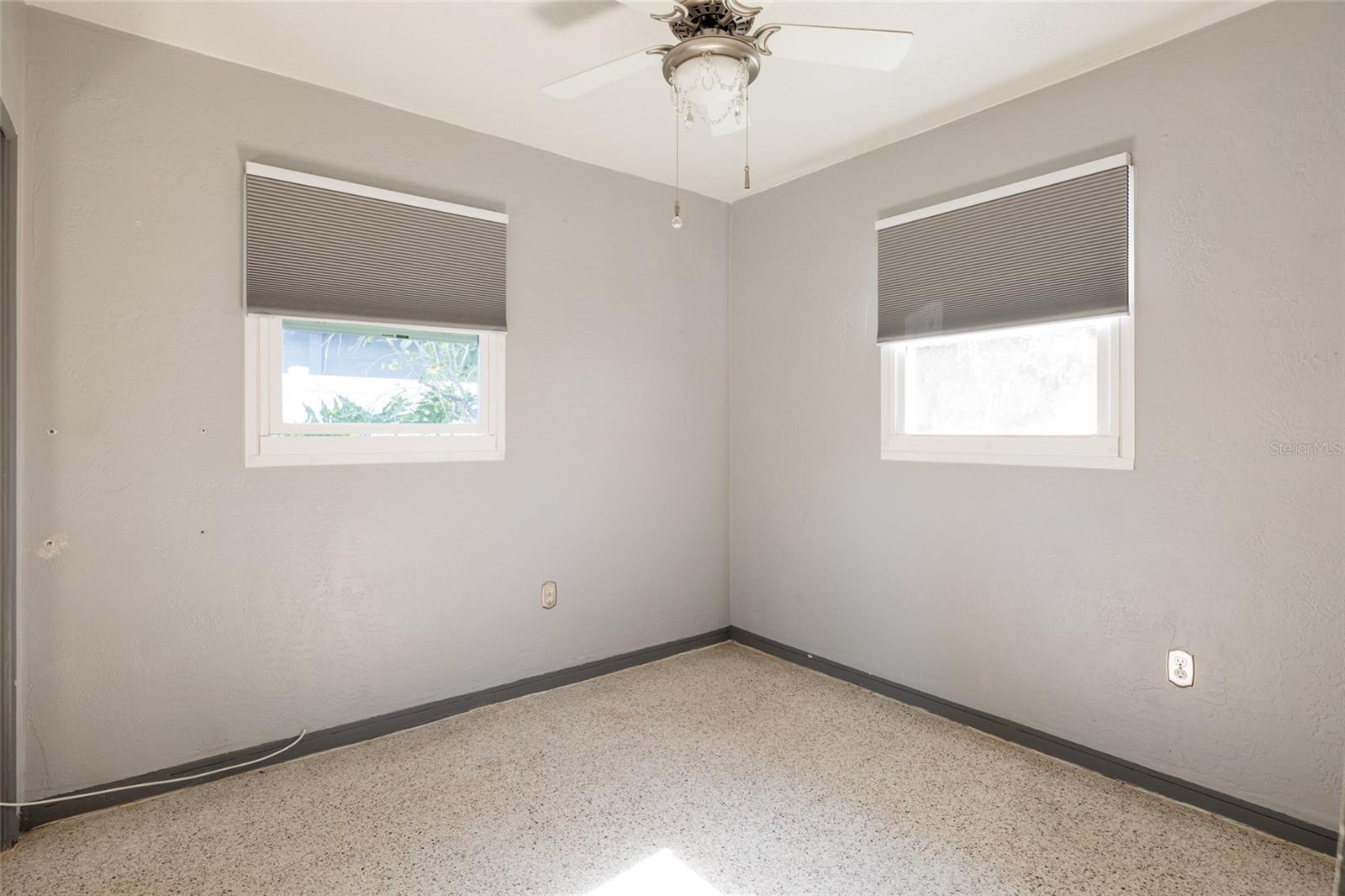 SUN PLAZA ISLES - Residential