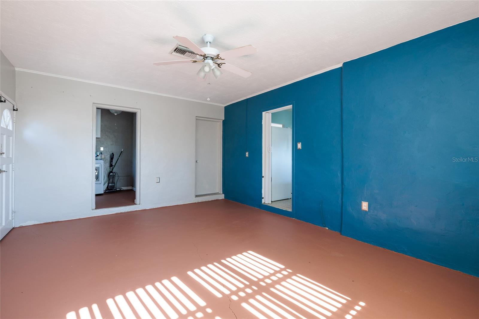 SUN PLAZA ISLES - Residential