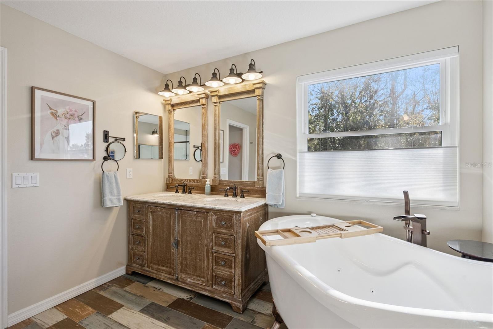 KENMURE - Residential