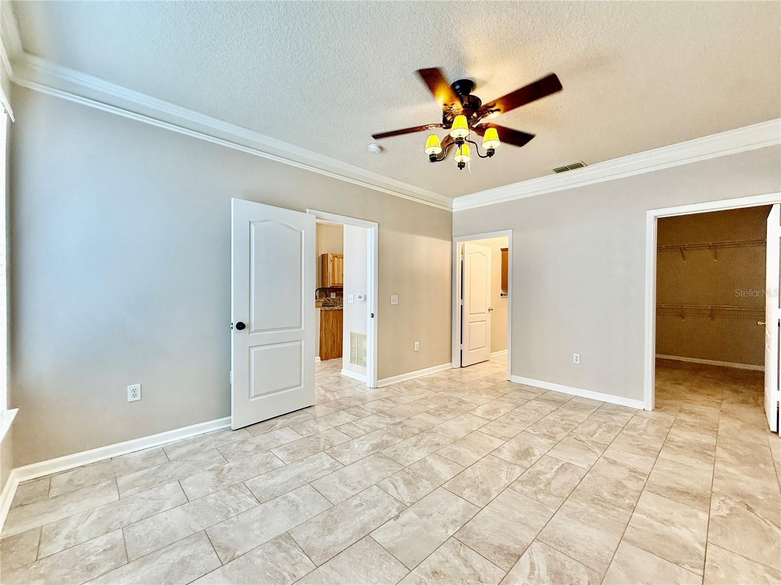 THE VILLAS CONDO - Residential