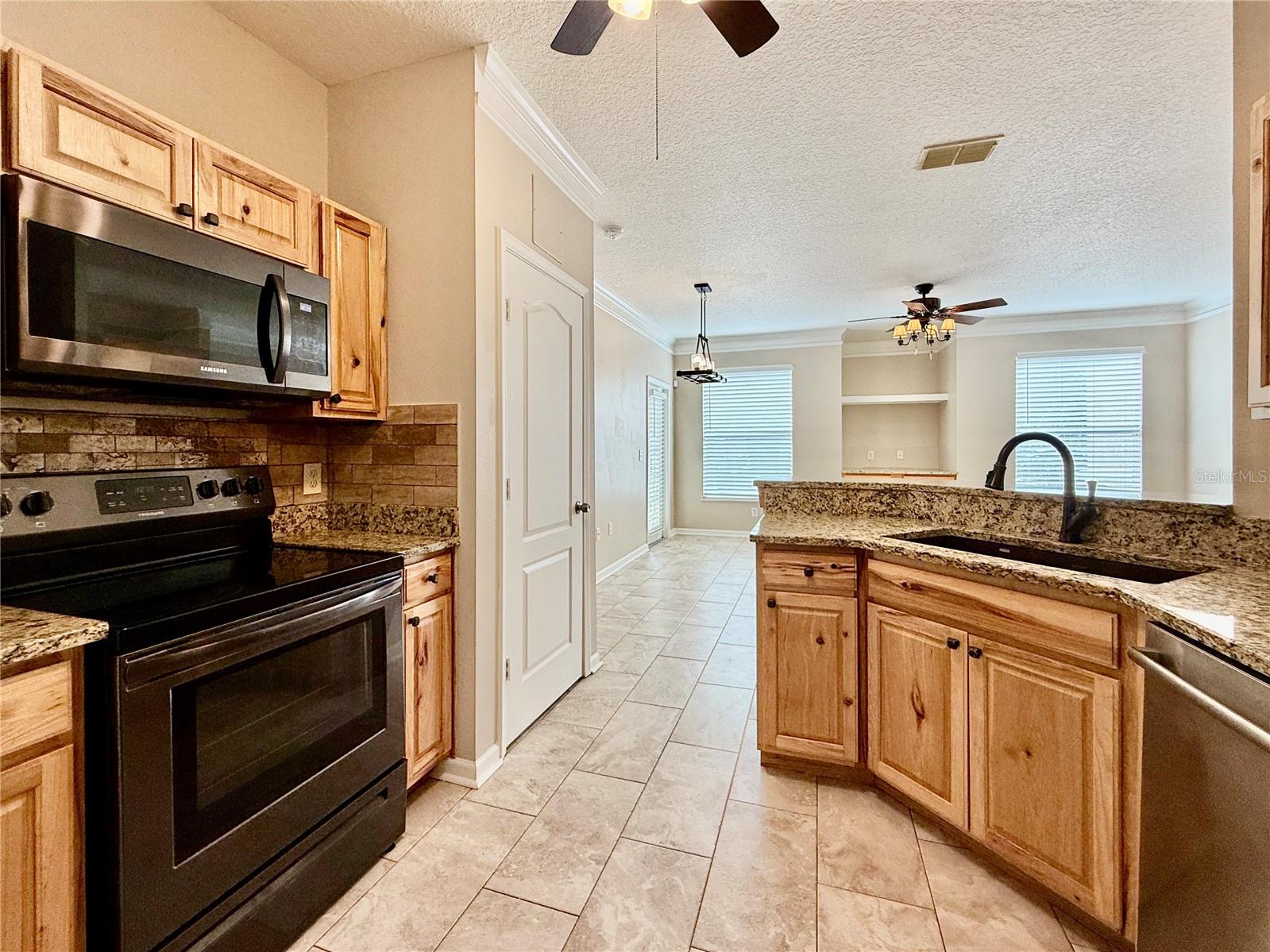 THE VILLAS CONDO - Residential