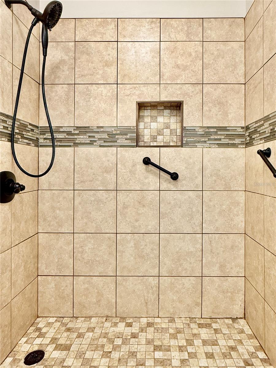 THE VILLAS CONDO - Residential