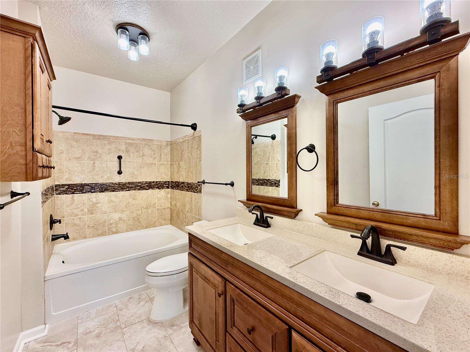 THE VILLAS CONDO - Residential