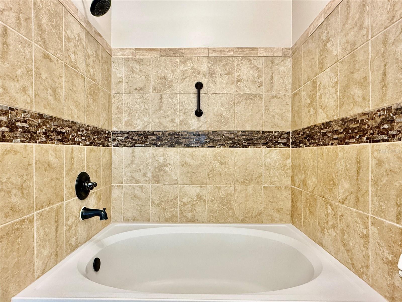 THE VILLAS CONDO - Residential