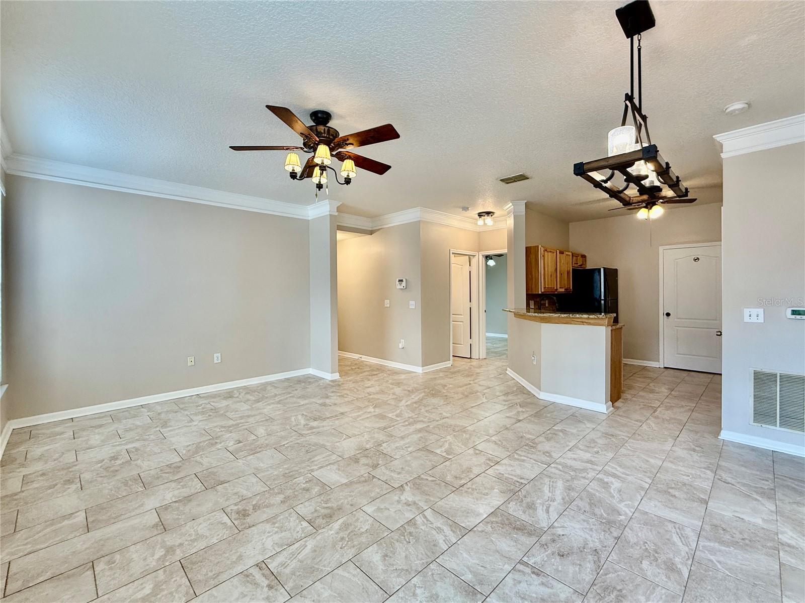 THE VILLAS CONDO - Residential