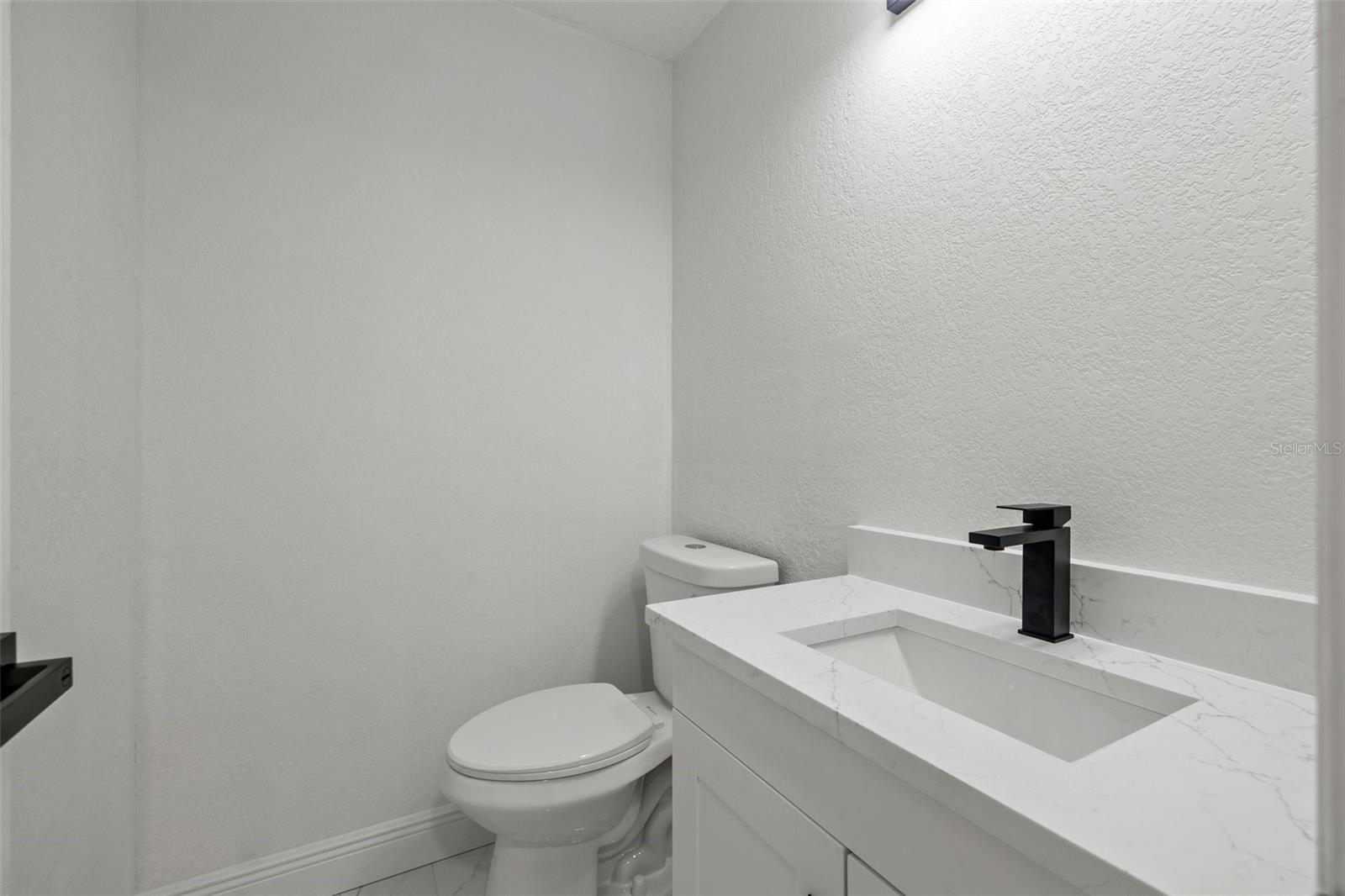 CARLYLE GARDEN TWNHMS A CON - Residential