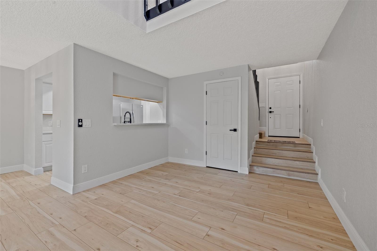 CARLYLE GARDEN TWNHMS A CON - Residential