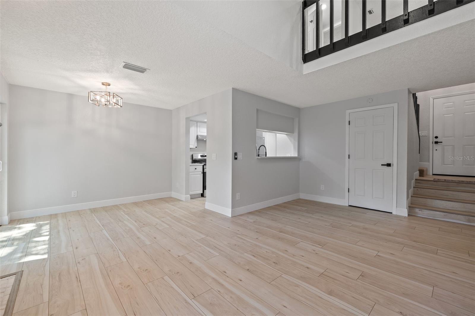 CARLYLE GARDEN TWNHMS A CON - Residential