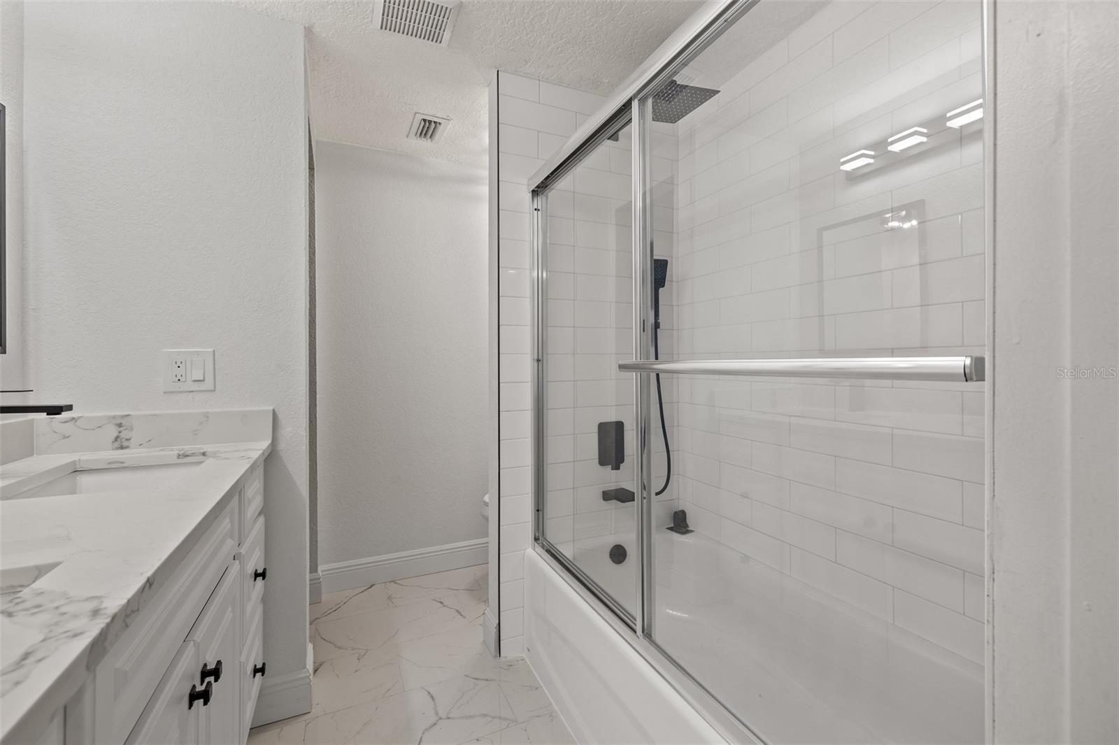 CARLYLE GARDEN TWNHMS A CON - Residential