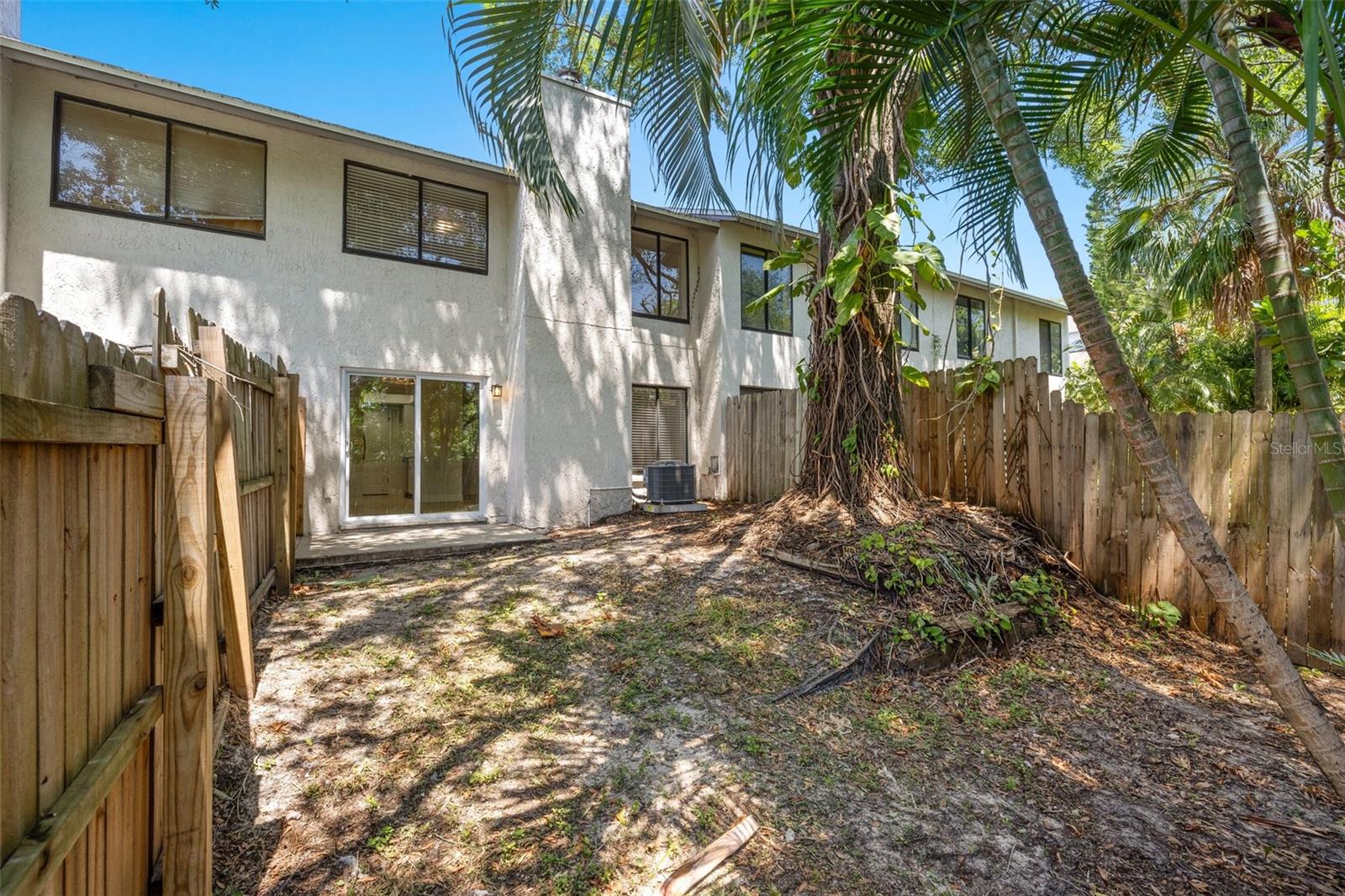 CARLYLE GARDEN TWNHMS A CON - Residential