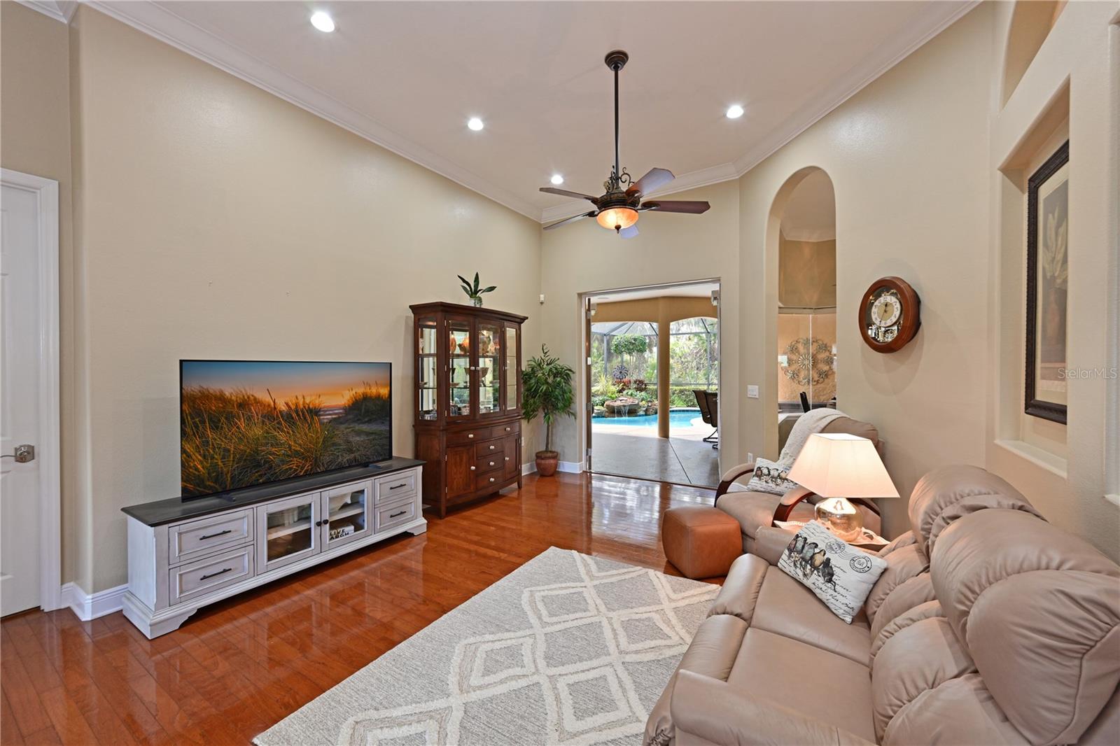 OAK CREEK - Residential