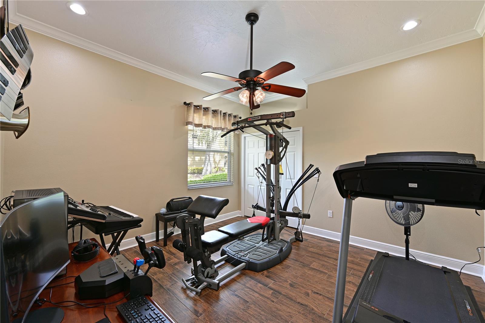 OAK CREEK - Residential