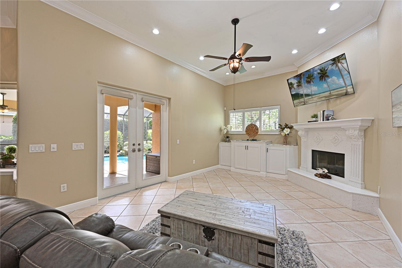 OAK CREEK - Residential