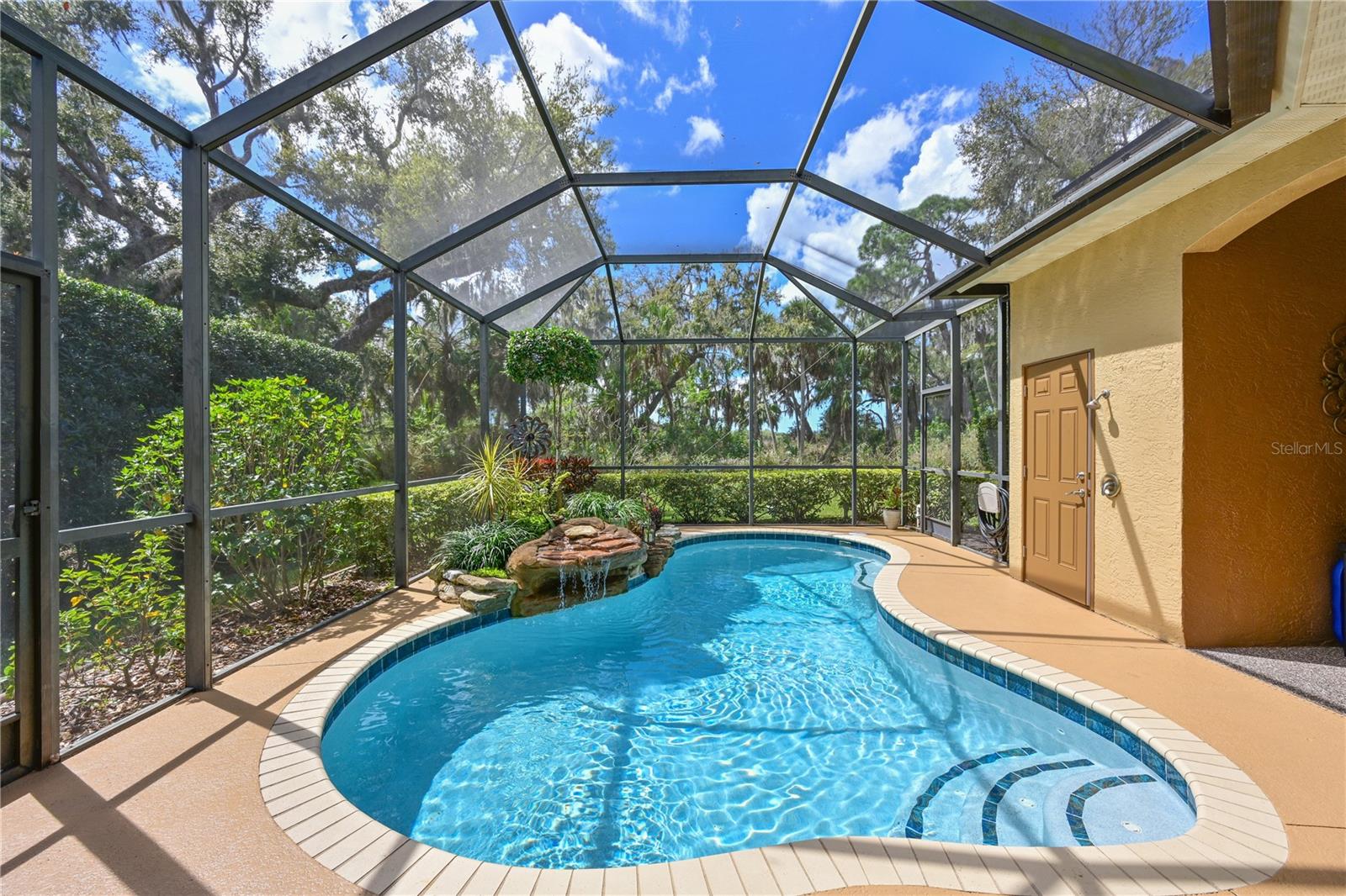 OAK CREEK - Residential