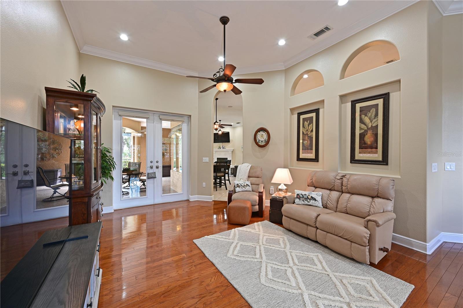 OAK CREEK - Residential