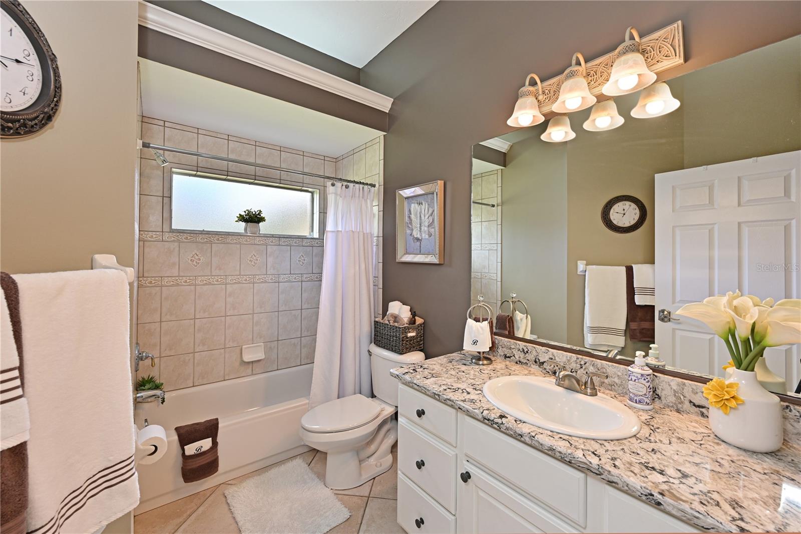 OAK CREEK - Residential