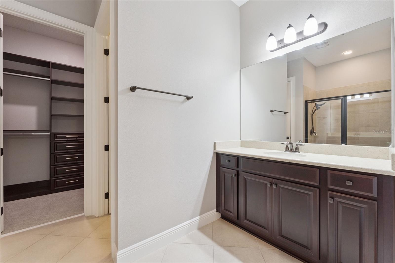 ENCLAVE - Residential