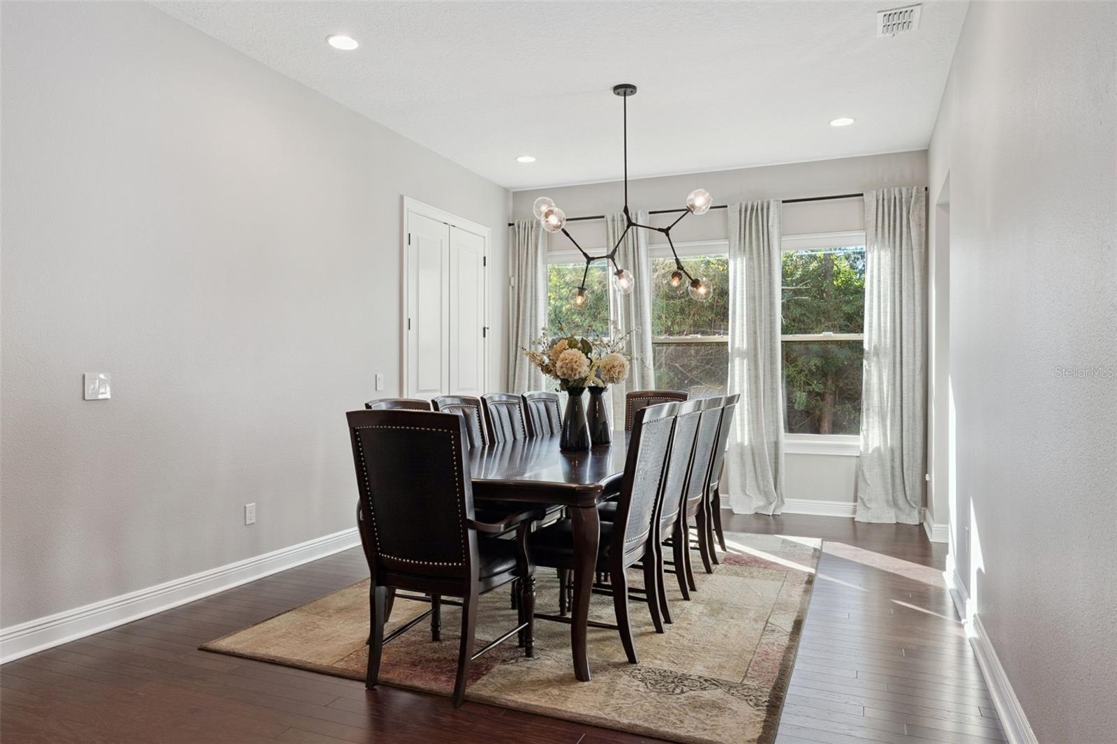 ENCLAVE - Residential