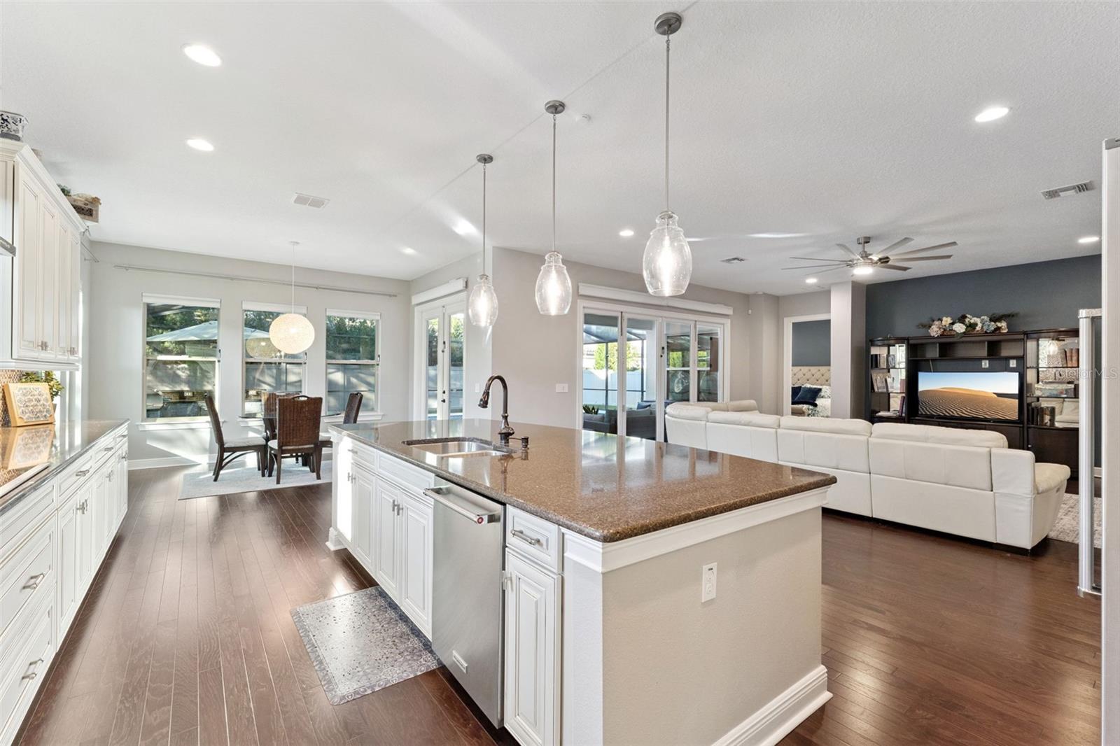 ENCLAVE - Residential