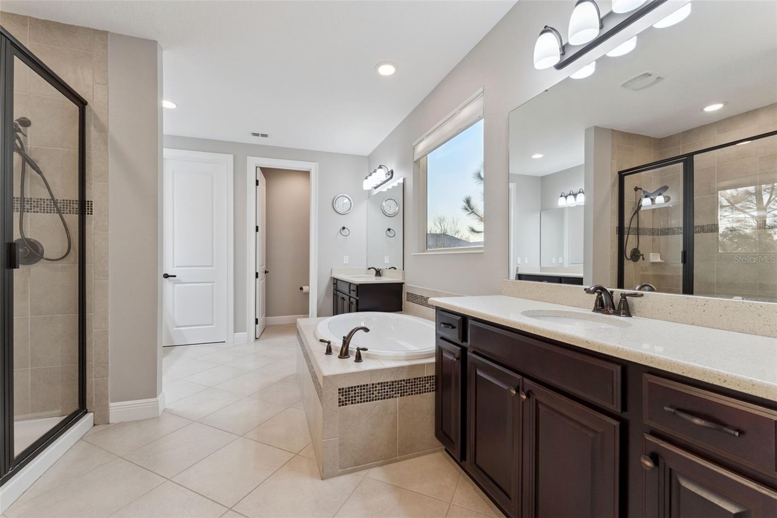 ENCLAVE - Residential