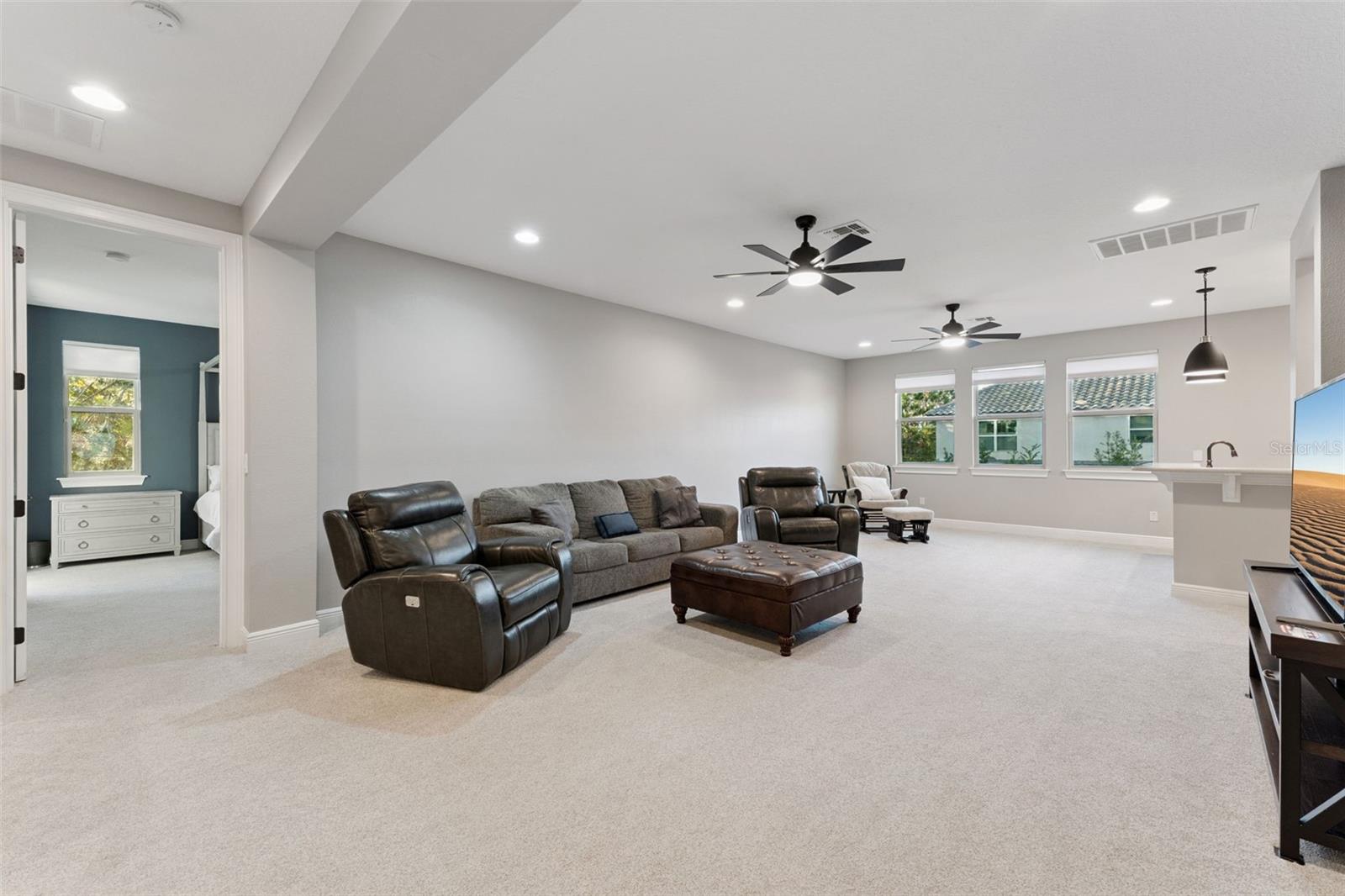 ENCLAVE - Residential