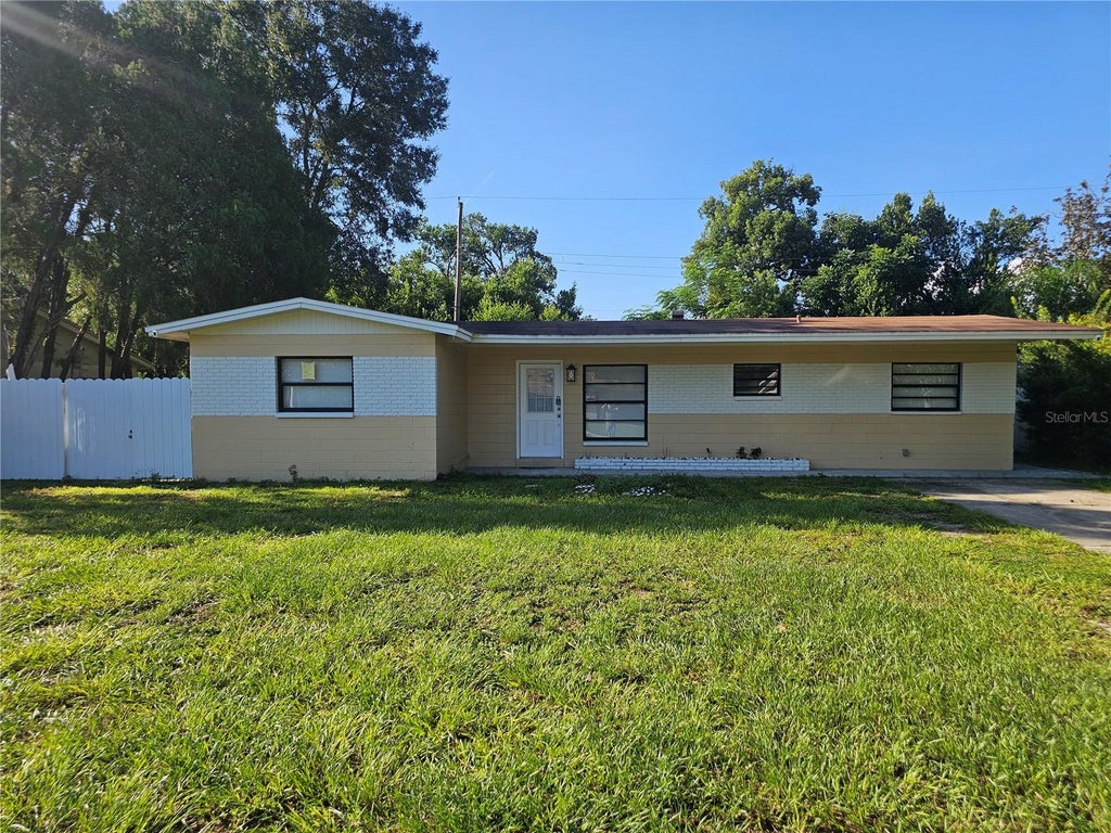 Photo of 6125 Liberty Avenue, Temple Terrace, FL 33617 (MLS # TB8555687)