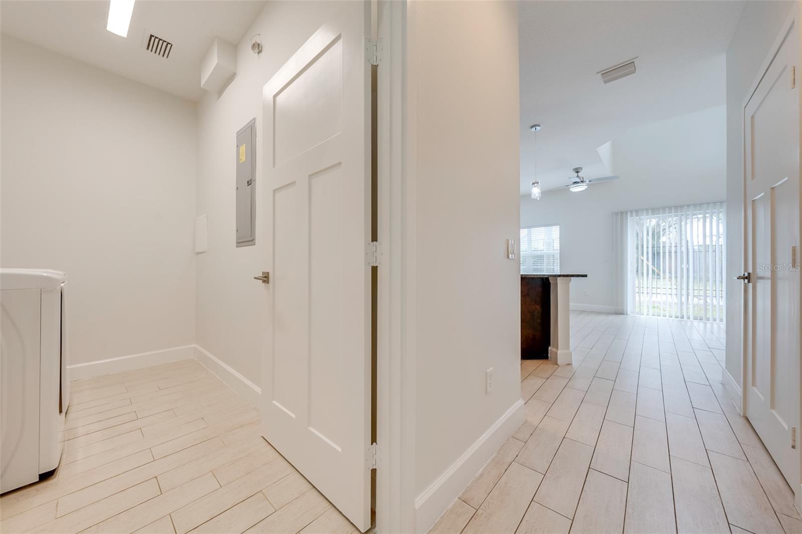 DELMOS CONDO - Residential Lease