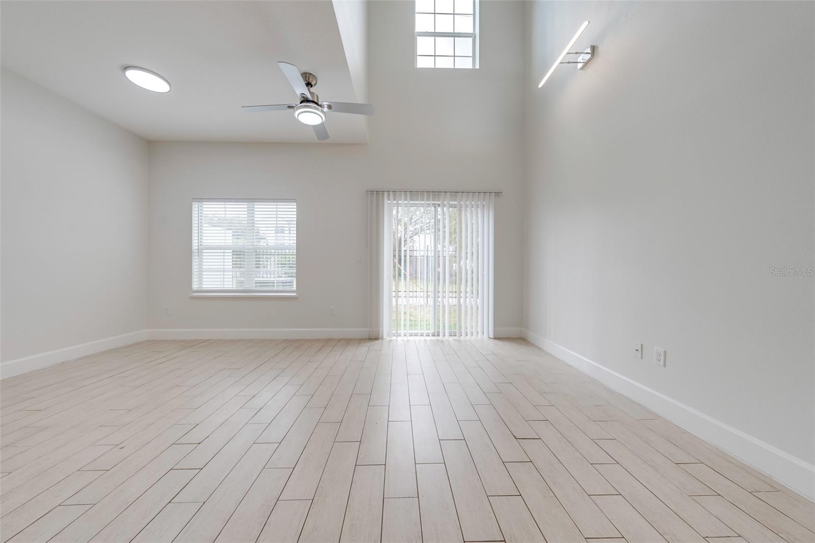 DELMOS CONDO - Residential Lease