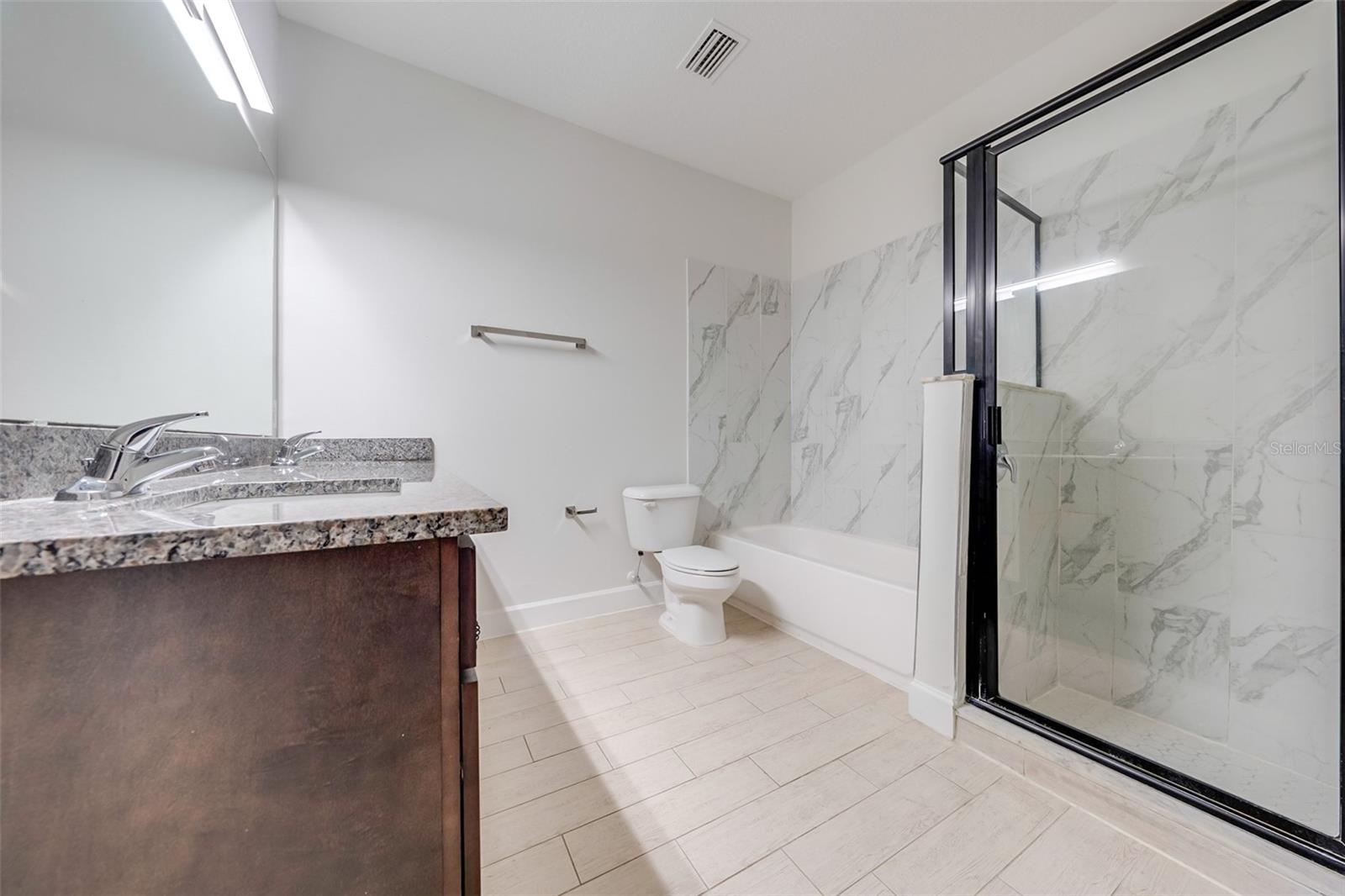 DELMOS CONDO - Residential Lease