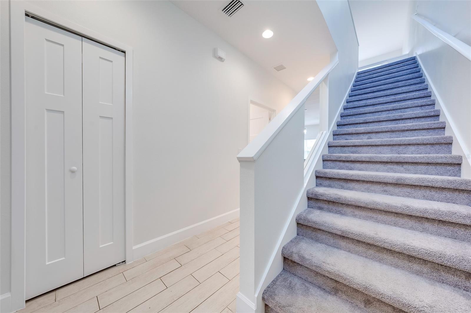 DELMOS CONDO - Residential Lease