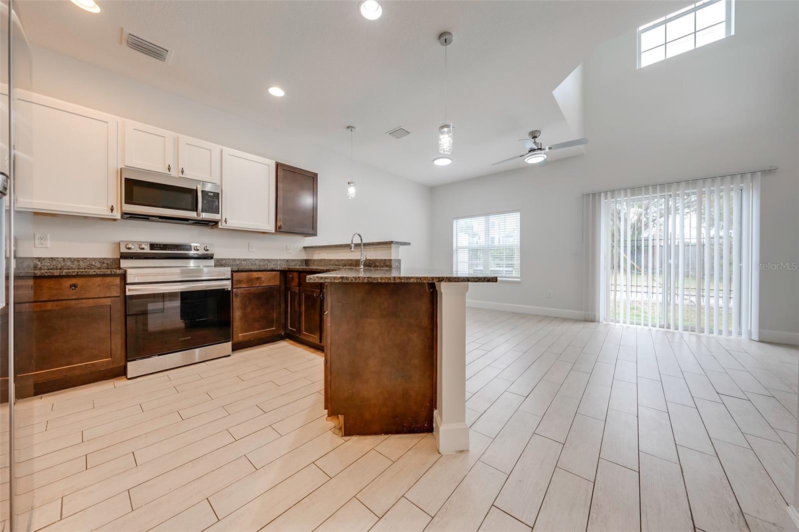 DELMOS CONDO - Residential Lease