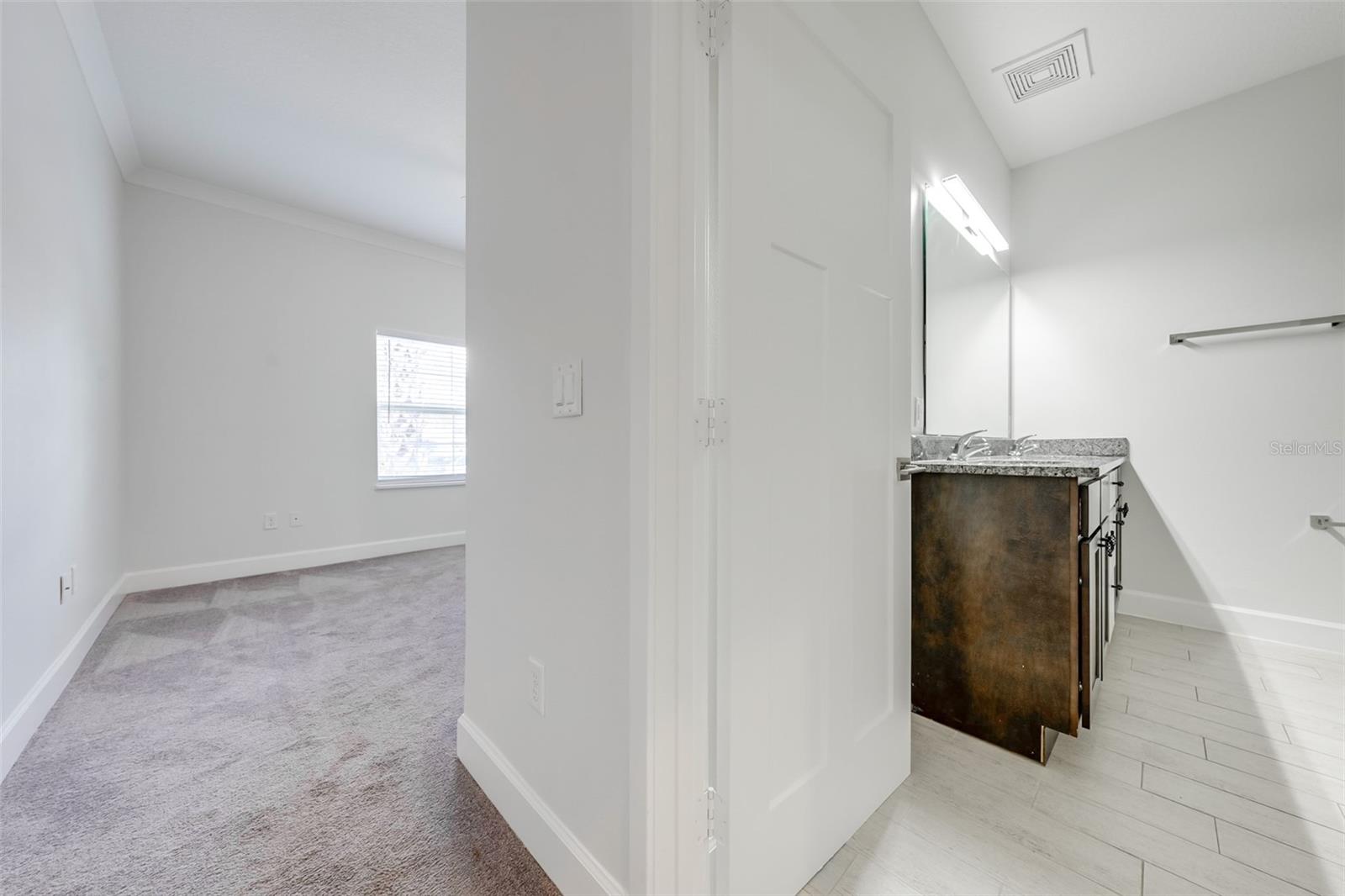 DELMOS CONDO - Residential Lease