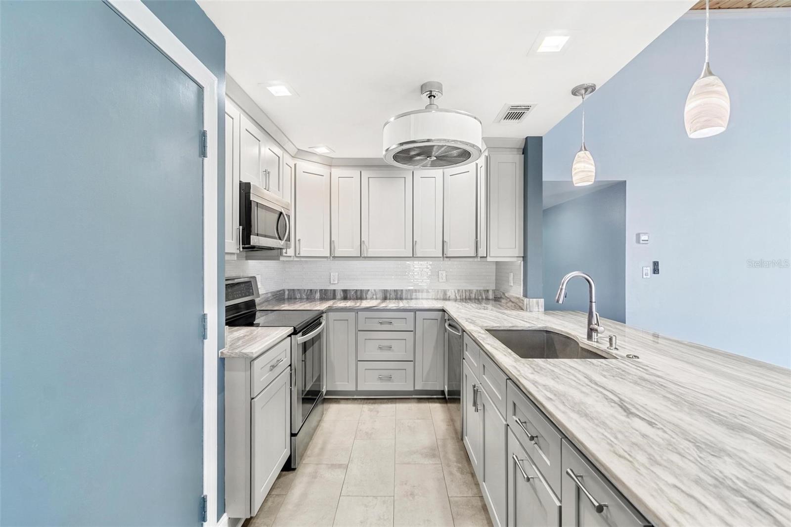 LA COSTA BRAVA CONDO 1 - Residential