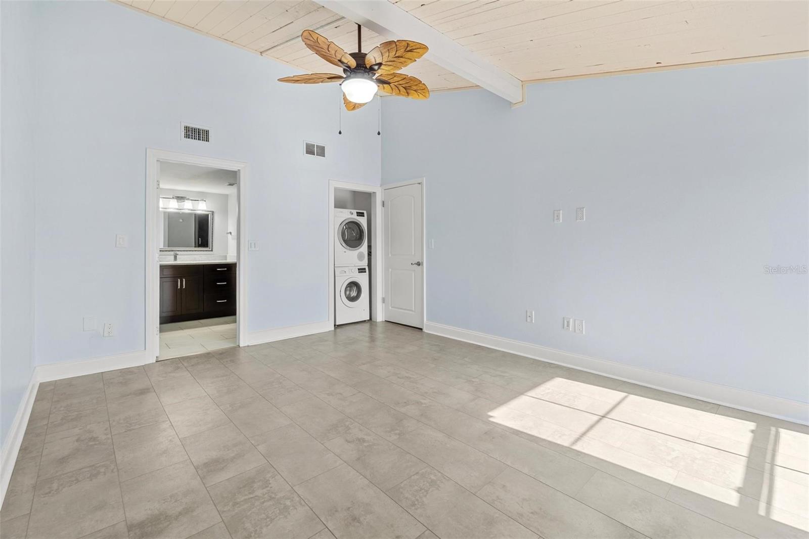 LA COSTA BRAVA CONDO 1 - Residential