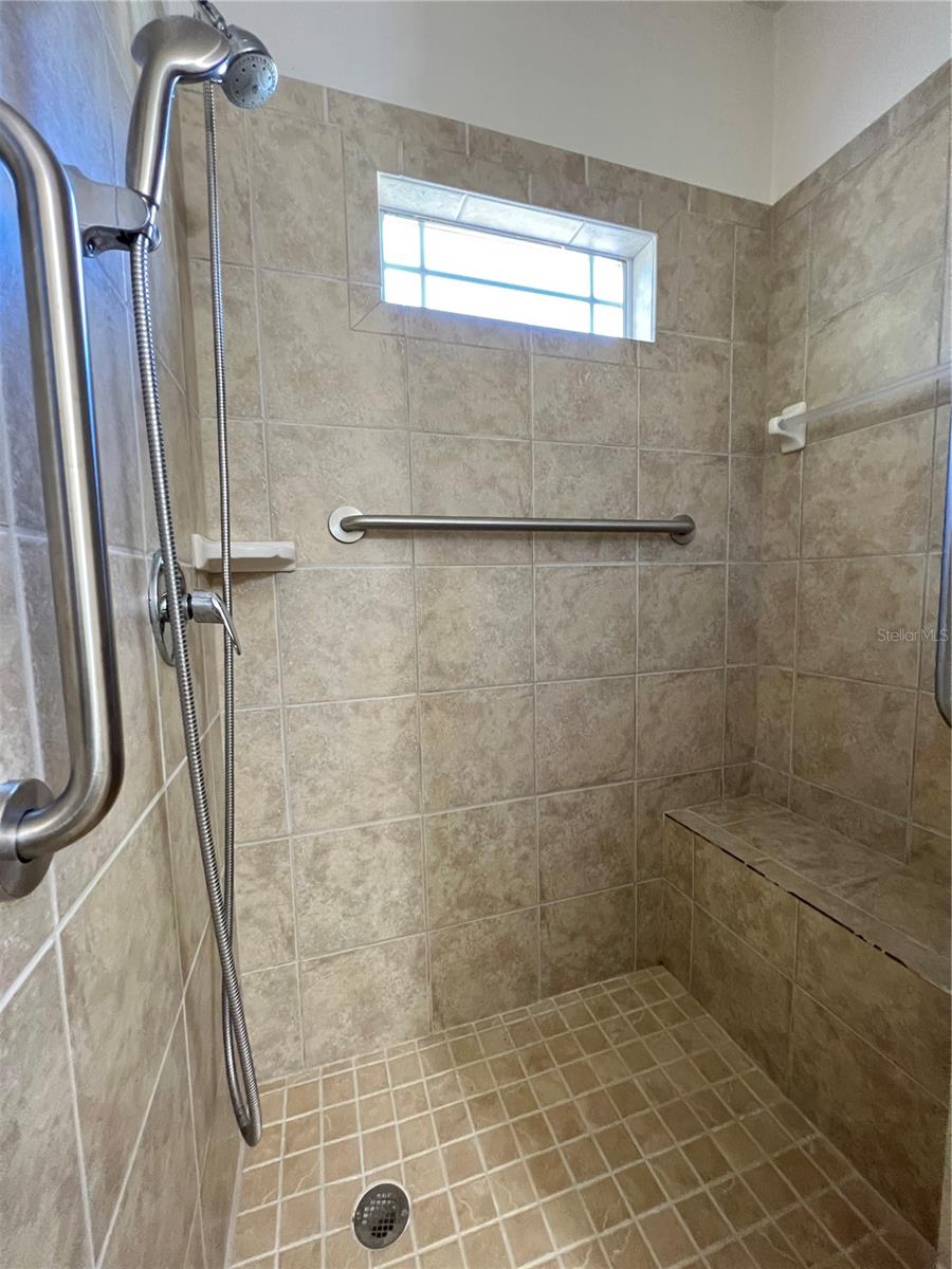 SPANISH GATES - Residential